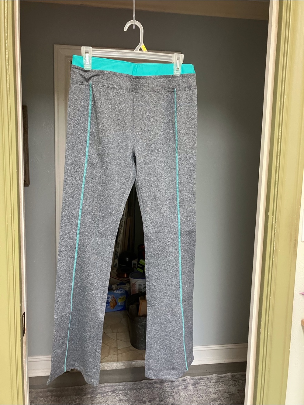 Women’s Gray yoga pants